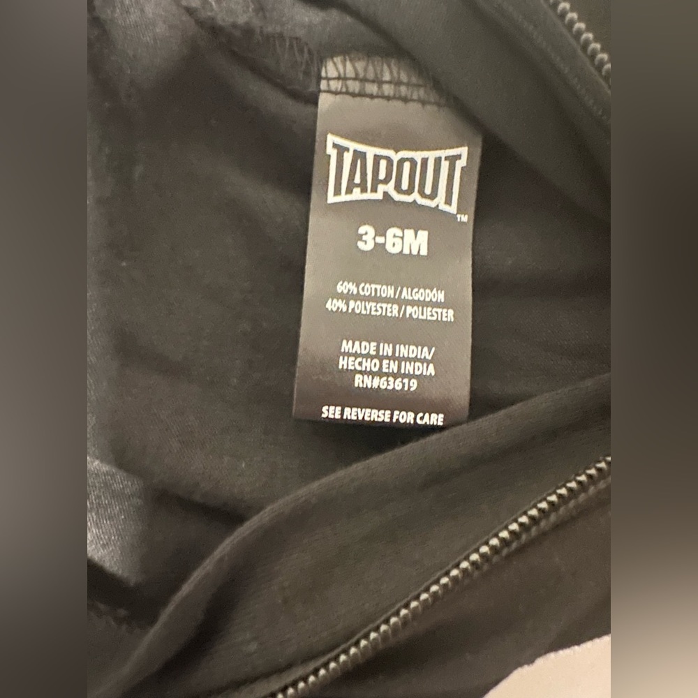 Tapout Boys Black 3-6m Zip-up Hooded Bodysuit NWT - Picture 5 of 7